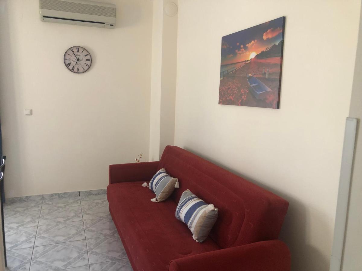 Rivera Apartment *
